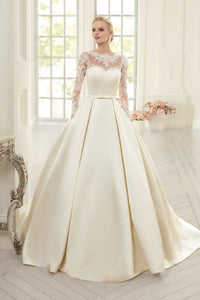 Elegant & Classic Long Sleeved Wedding Gown