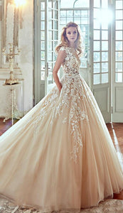 Luxurious A-line Wedding Dress With Pockets